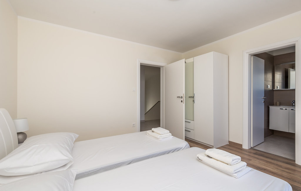 Ferienhaus - Rab-Mundanije , Kroatien - CKR606 32