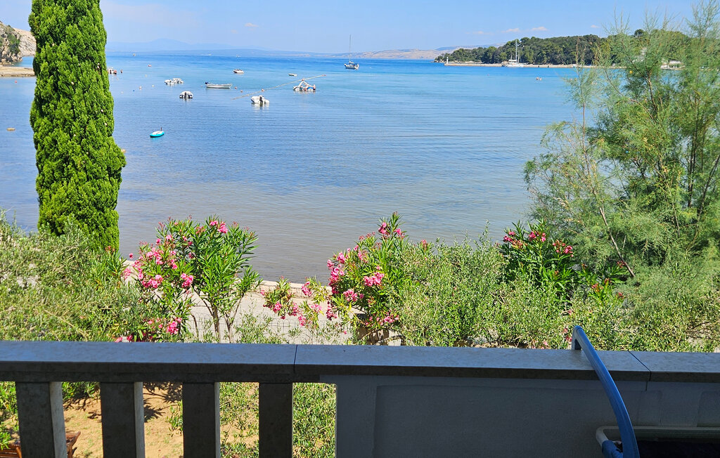 Genießen Sie unbeschwerte Urlaubstage direkt am Meer und freuen Sie sich auf Badespaß für die ganze Familie.

Beziehen Sie Ihre Ferienwohnung im Erdgeschoss und genießen Sie die Nähe zur geschüt..