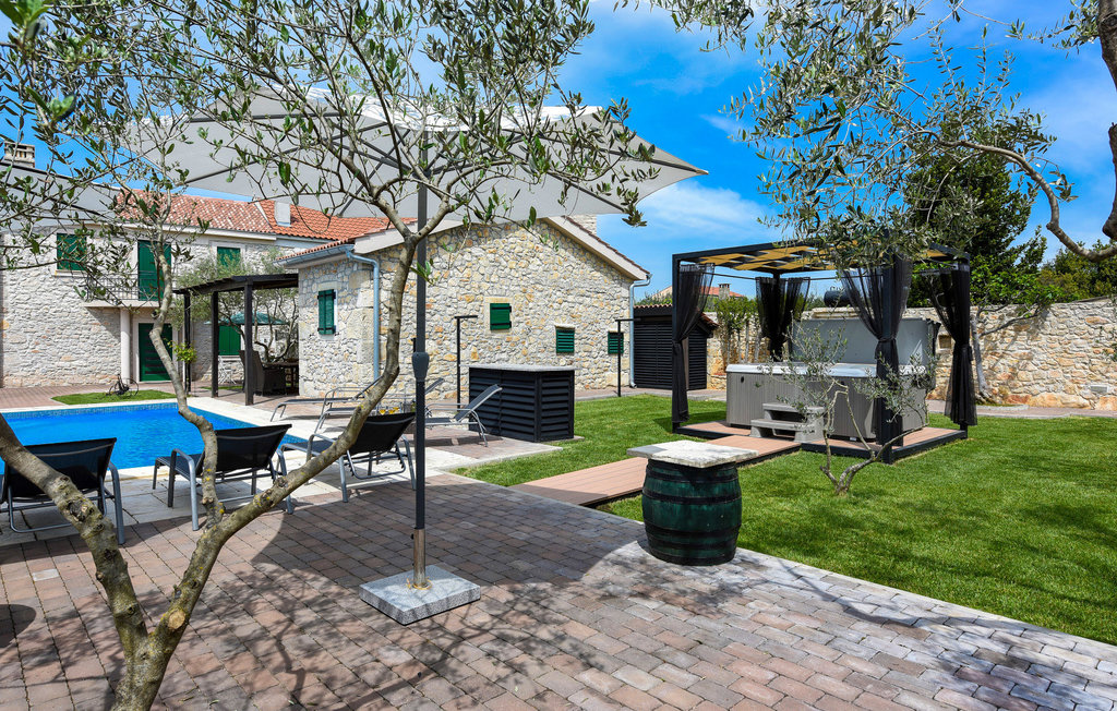 Ferienhaus - Nin , Kroatien - CLD126 1