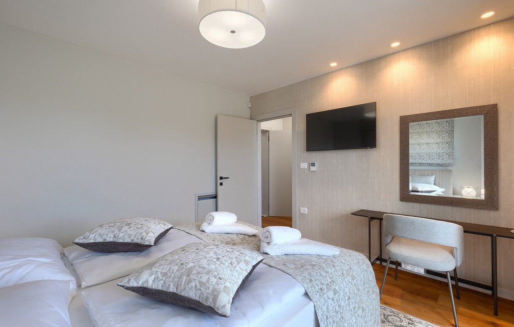 Feriehuse - Pula , Kroatien - CLS666 43