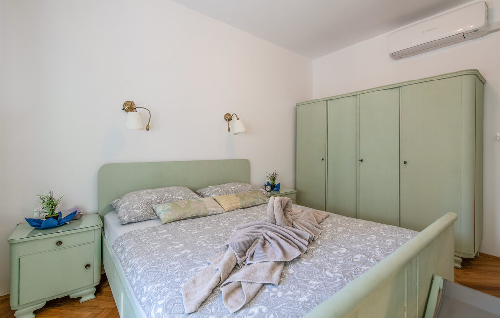 
Holiday rental - Pula , Croatia - CLT200 16