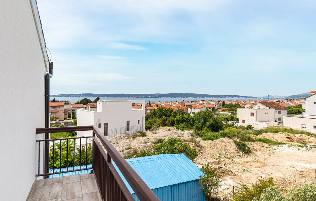 Verbringen Sie einen schönen und erholsamen Urlaub in dieser hellen und angenehmen Ferienwohnung mit Meerblick.

In einem sehr gepflegten Ferienhaus mit mehreren Apartments empfangen Sie mehrere Feri..