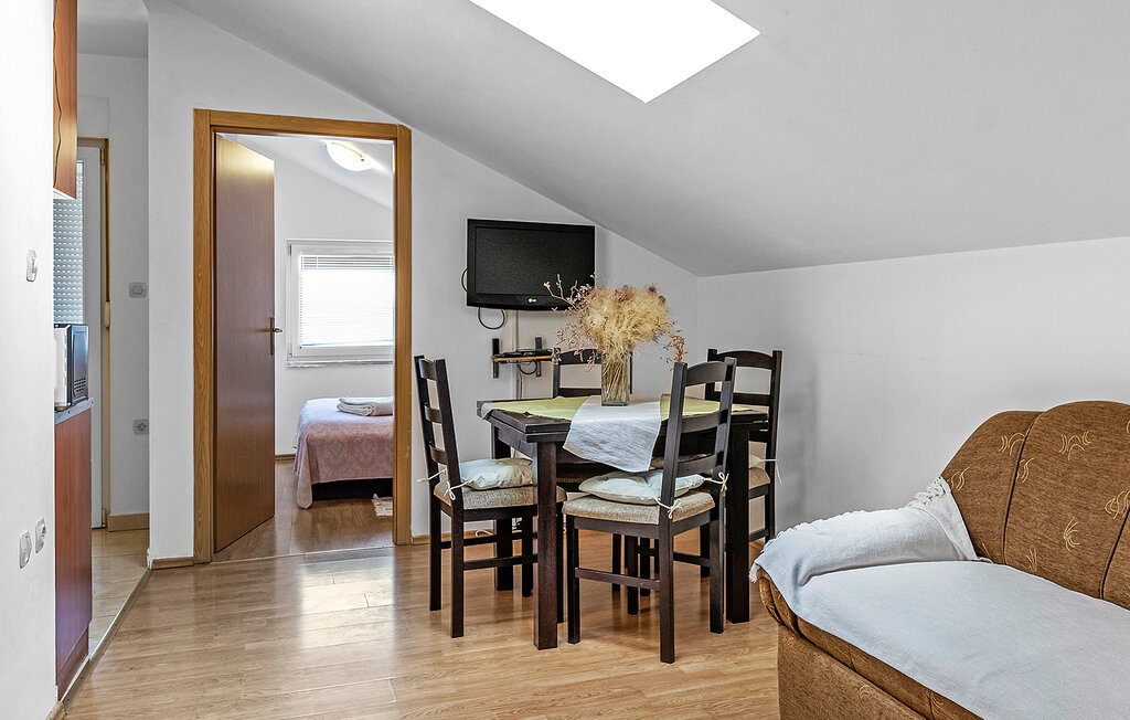 Genießen Sie den Meerblick von der Terrasse dieser Ferienwohnung.

Die einladende Wohnung empfängt Sie in idealer Lage nahe dem Strand und eignet sich bestens für einen Urlaub mit wunderbaren Stund..