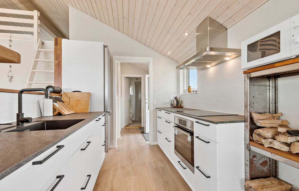 Geniet van het uitzicht op het Kattegat vanuit dit mooie en uitnodigende vakantiehuis.

Ontsnap aan het stadsleven en geniet van de rust in dit comfortabele huis. Het is een oase van welzijn waar je j..