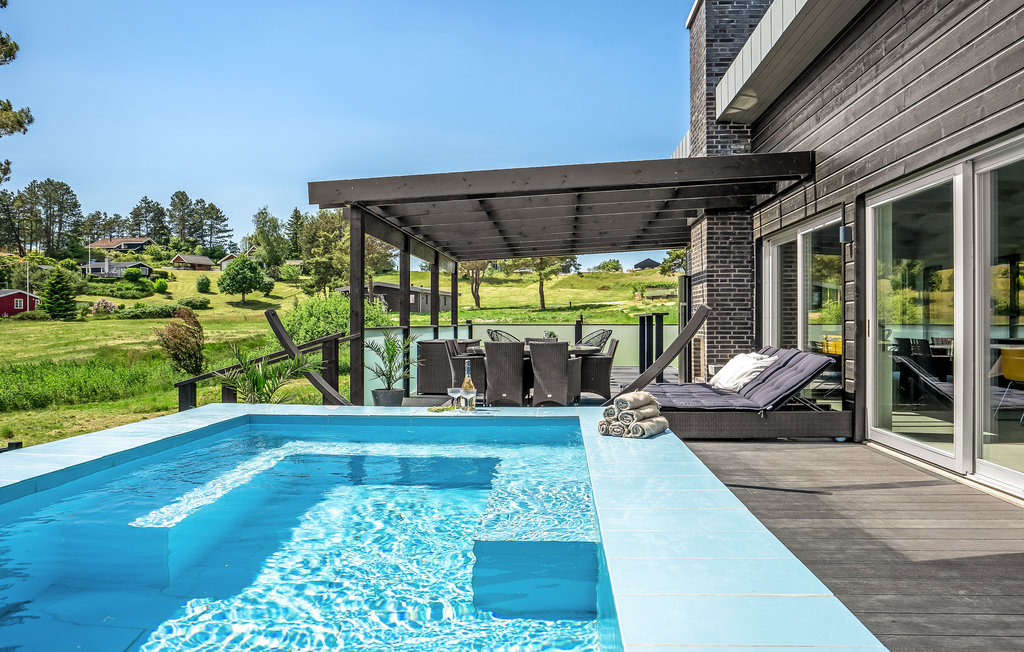 Semesterhus - Egsmark Strand , Danmark - D14109 1