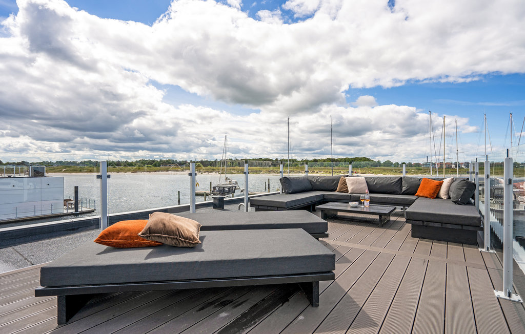 Husbåd - Grenå Strand , Danmark - D70112 12
