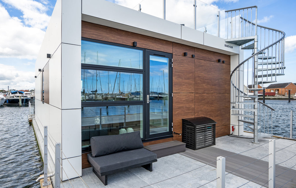 Husbåd - Grenå Strand , Danmark - D70112 9