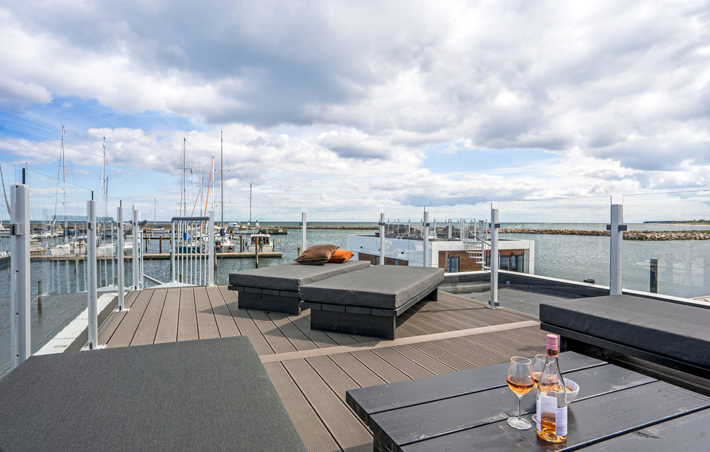 Husbåd - Grenå Strand , Danmark - D70112 13