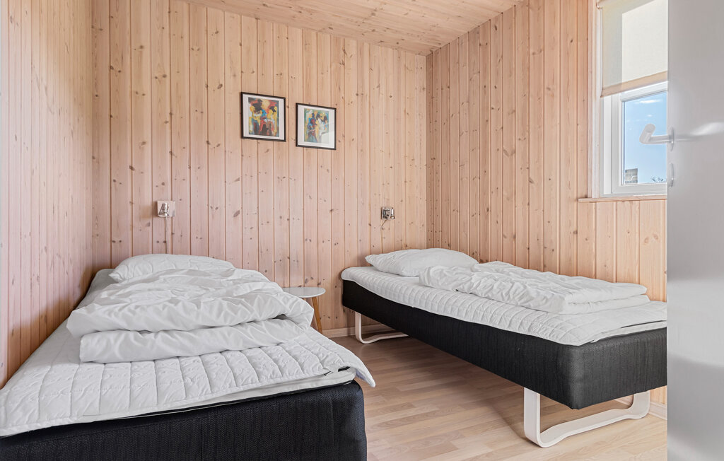 Feriehus - Nr. Lyngby Strand , Danmark - D7640 21