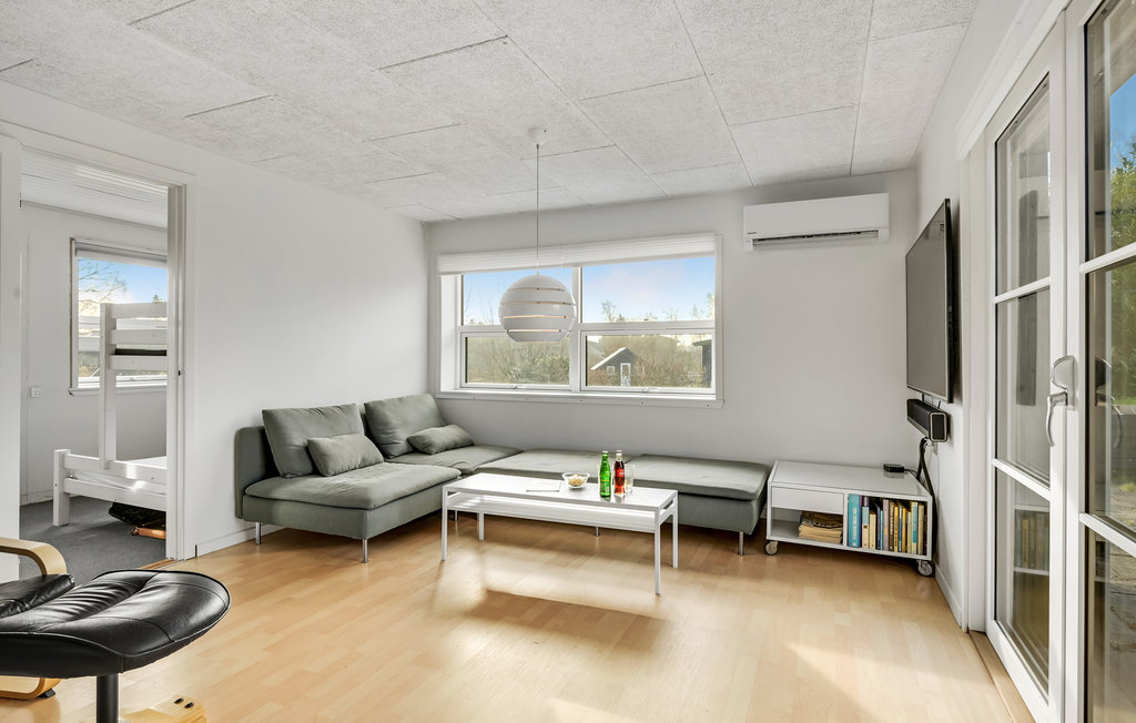 Semesterhus - Ajstrup Strand , Danmark - D84022 17