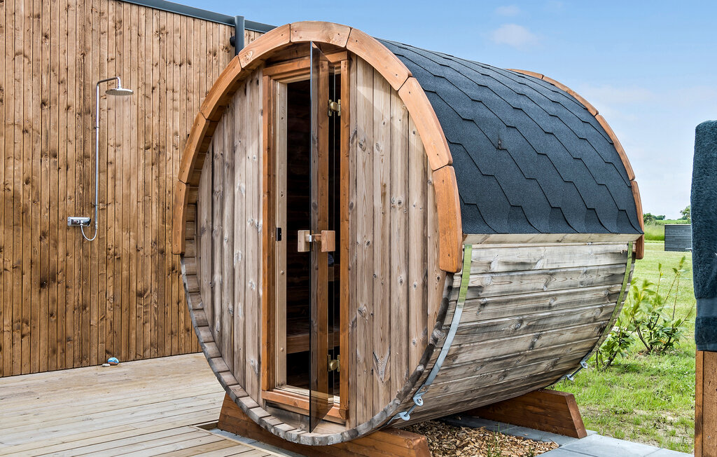 Modern en zeer comfortabel vakantiehuis met veel voorzieningen dicht bij het strand.

Reis met je gezin naar Hvidbjerg en breng een geweldige vakantie door in dit ruime en bijzonder uitnodigende huis...