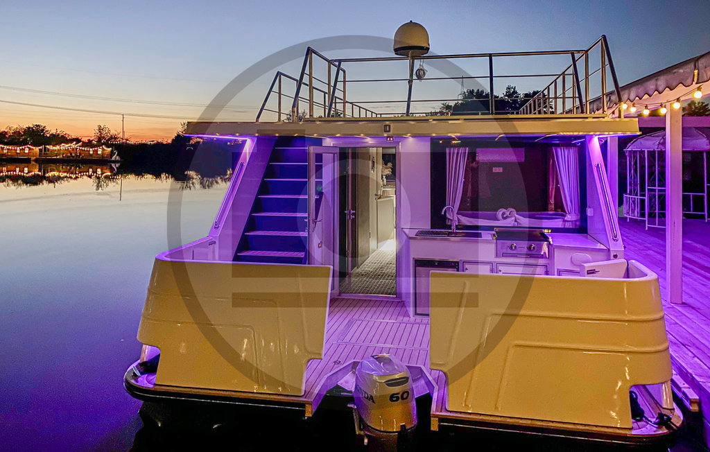 House boat Buchholz a. d. Müritz , Germany D Novasol