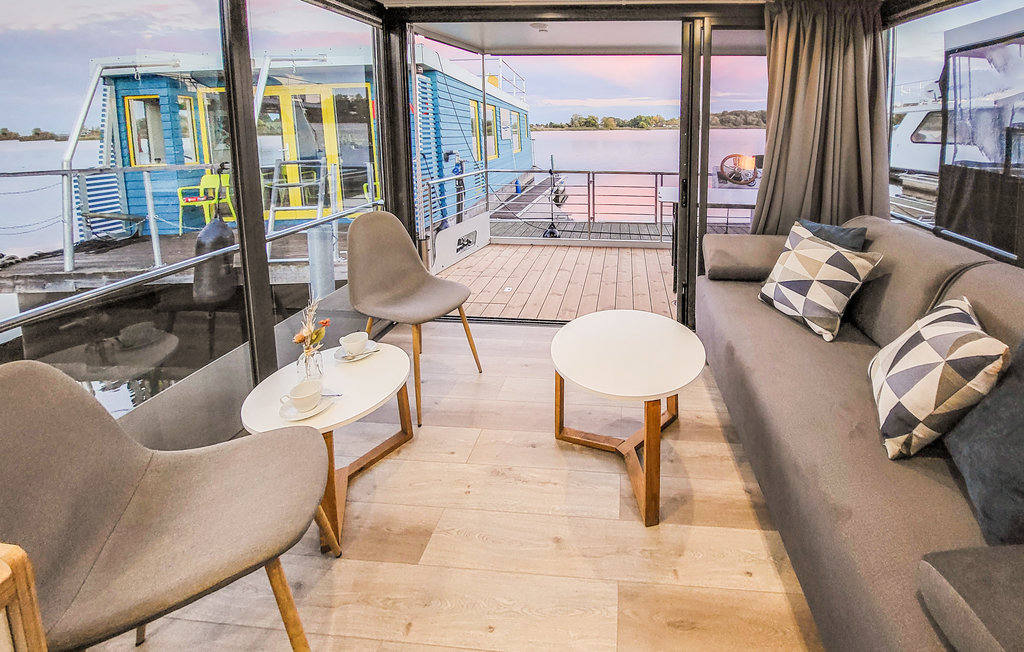 Husbåt - Havelland Brandenburg , Tyskland - DBB024 3