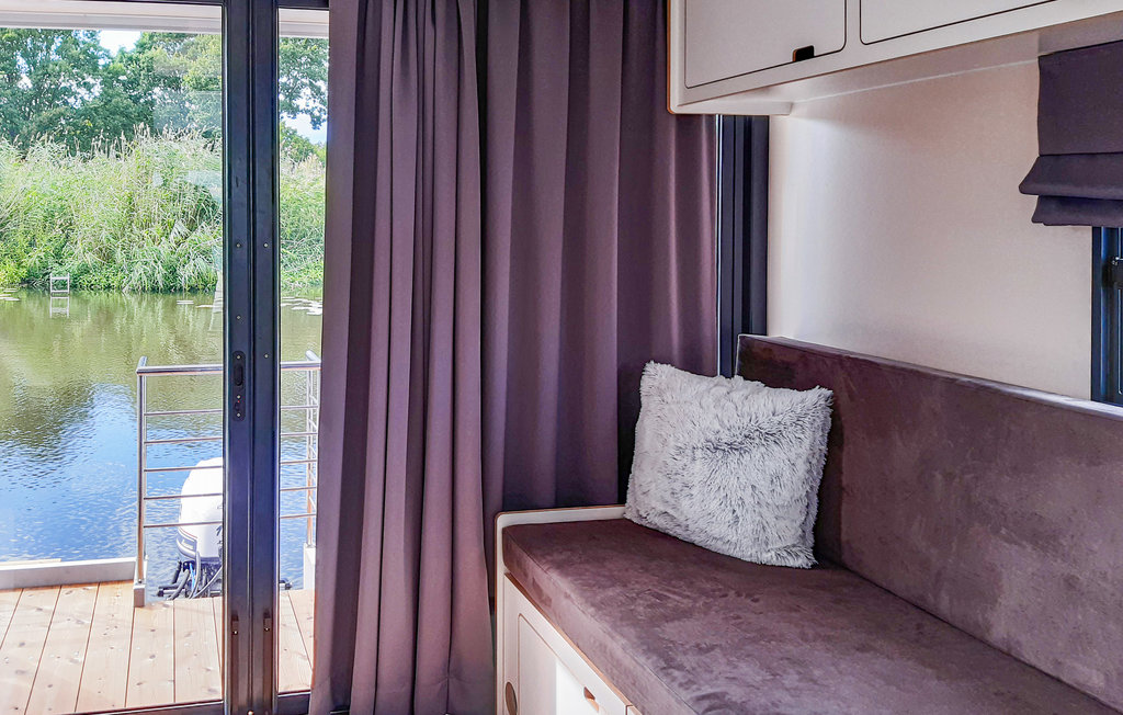 Husbåd - Havelland Brandenburg , Tyskland - DBB025 14