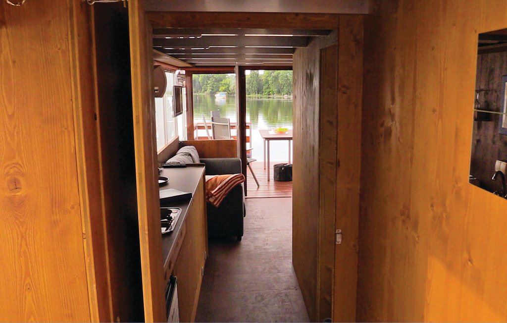 Husbåt/Hus på vatten - Radewege , Tyskland - DBB211 17