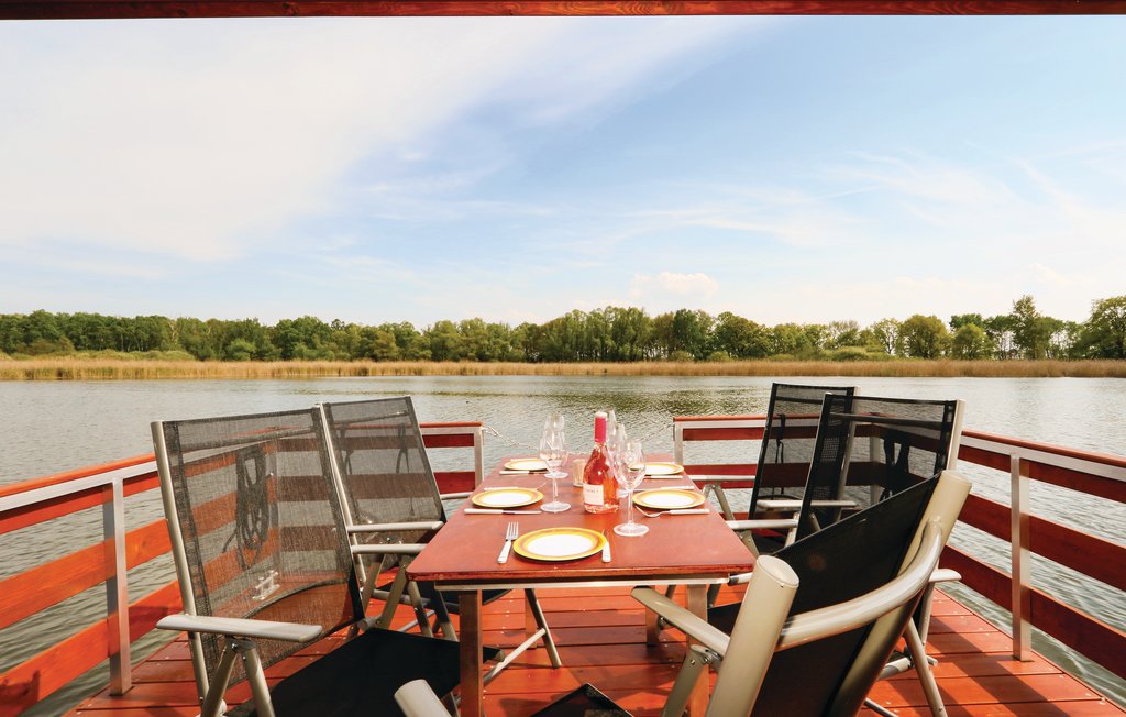 Husbåt/Hus på vatten - Radewege , Tyskland - DBB211 10