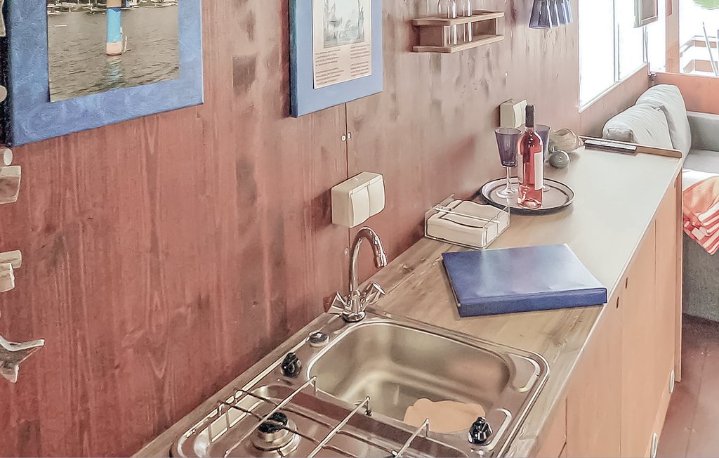 Husbåt/Hus på vatten - Radewege , Tyskland - DBB211 6