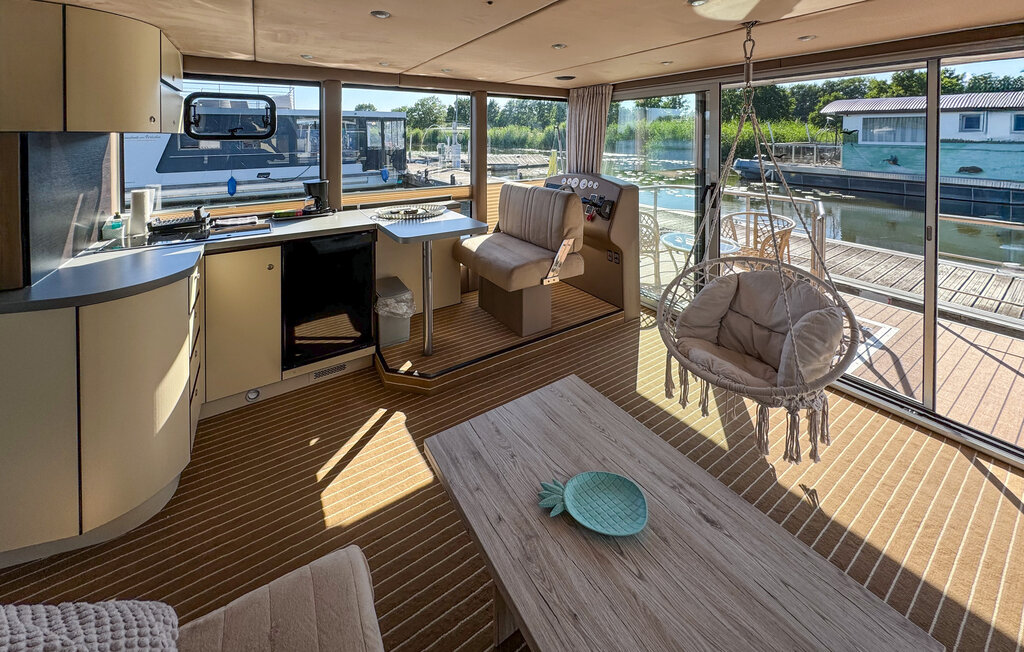 Husbåt/Hus på vatten - Havelsee, Brandenburg , Tyskland - DBB040 5