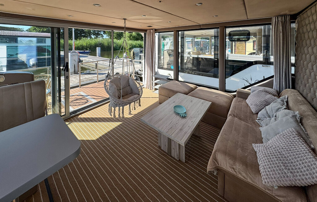 Husbåt/Hus på vatten - Havelsee, Brandenburg , Tyskland - DBB040 3