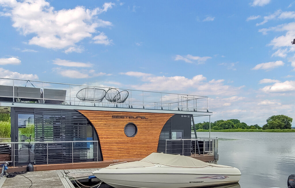 Hausboot - Havelsee , Deutschland - DBB035 1