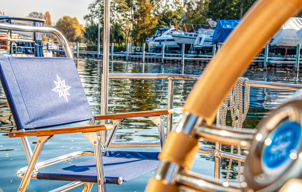 Hausboot - Stadthafen Hennigsdorf , Deutschland - DBE153 4