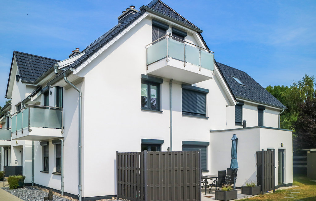 Genießen Sie Ihre Ferien in dieser schönen Ferienwohnung in einem Mehrfamilienhaus in Elmenhorst.

Es begrüßt Sie eine hübsche und liebevoll eingerichtete Ferienwohnung im 1. Stockwerk. Hier werd..