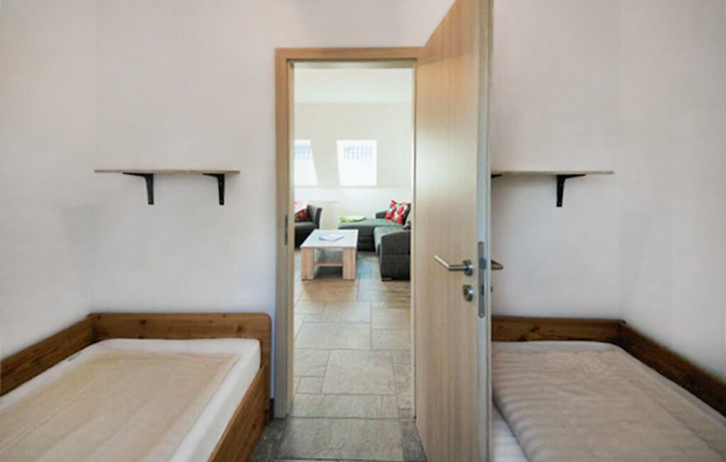 Verbringen Sie erholsame Urlaubstage in dieser Ferienwohnung nahe der Natur.

Lassen Sie den Alltag hinter sich und genießen Sie erholsame Tage in der Wohnung, die Sie nur wenige Schritte vom See emp..