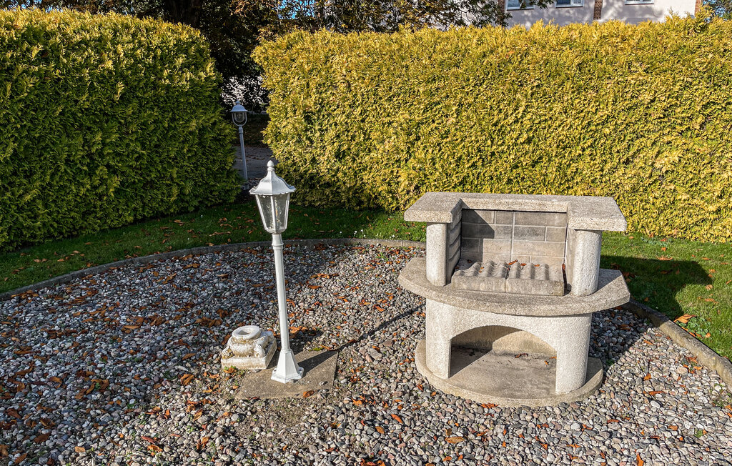 Deze aangename en gezellige vakantiewoning verwelkomt je in een aantrekkelijke residentie.

Verheug je op je vakantie, dicht bij de stranden van de Oostzee, in dit praktisch ingerichte appartement met..