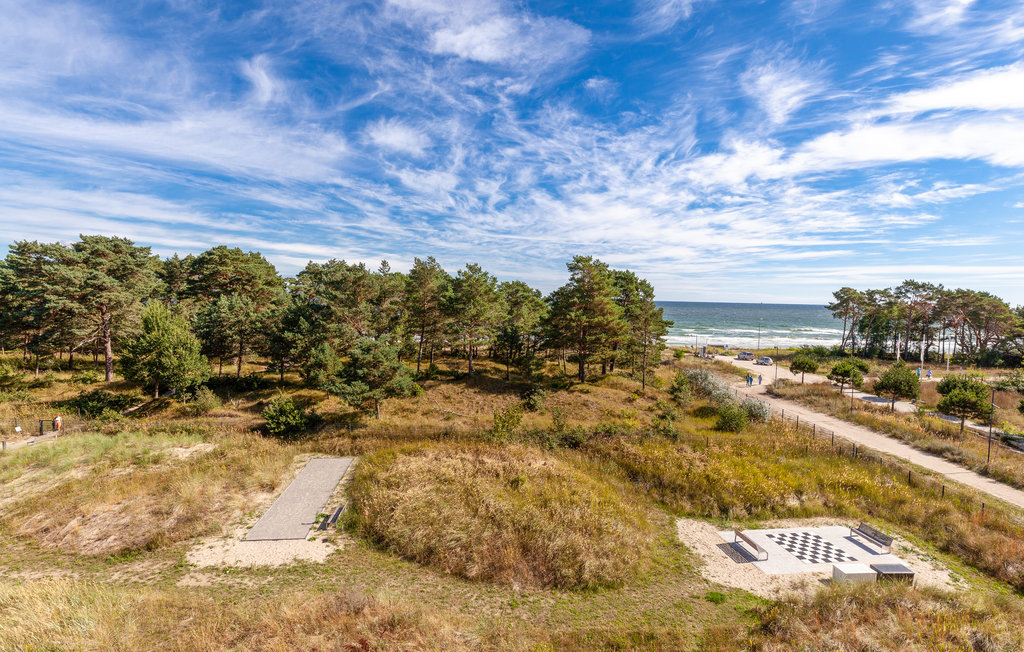 Breng een heerlijke vakantie door aan zee in dit comfortabele appartement met toegang tot het zwembad en de wellnessruimte.

Het moderne appartement wacht op zijn gasten op slechts een steenworp afsta..