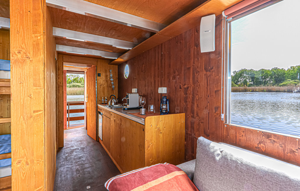 Hausboot - Loitz , Deutschland - DMV002 3