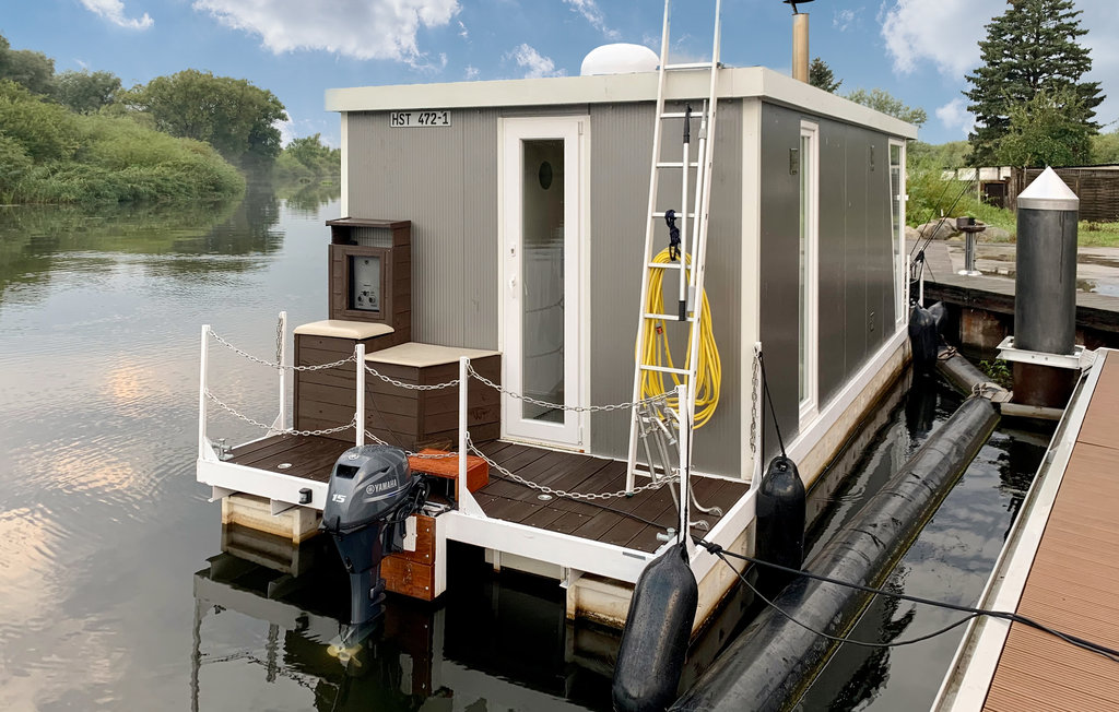 Hausboot - Loitz , Deutschland - DMV010 3