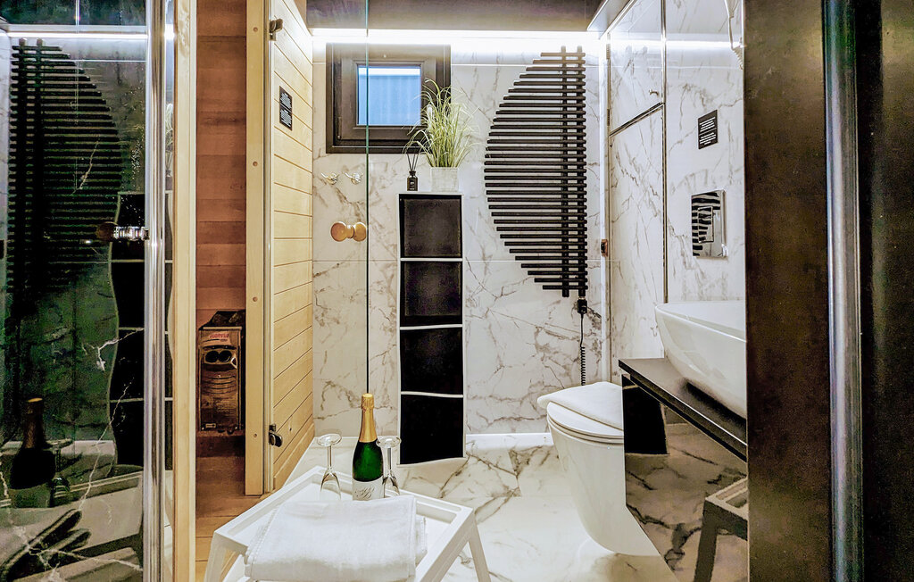 Hausboot - Martinshafen , Deutschland - DMV931 15