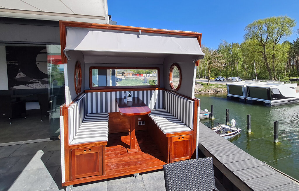 Hausboot - Martinshafen , Deutschland - DMV924 7