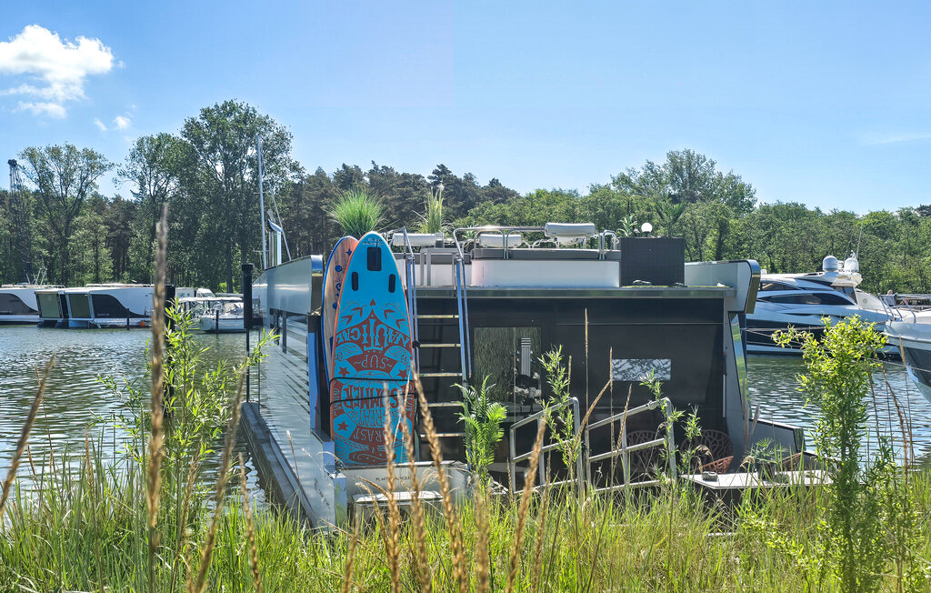 Husbåt - Martinshafen , Tyskland - DMV931 10