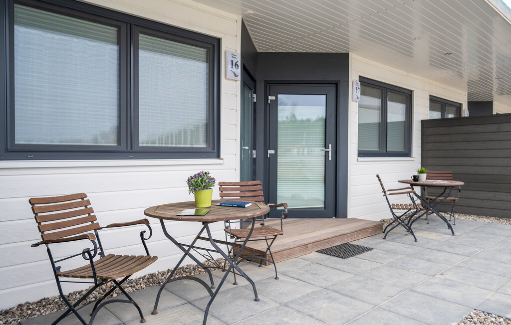 Verbinden Sie im 1-Zimmer-Studio Waterfront ein entspanntes Urlaubsfeeling mit der Nähe zur Natur in der Marina Martinshafen. 

Direkt ans Naturschutzgebiet angrenzend, mit Wasserblick auf die neu en..