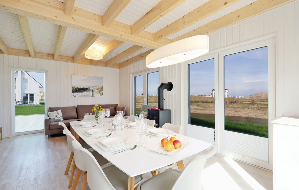 Genießen Sie Ihren erholsamen Urlaub im OstseeResort Olpenitz. Das großzügige Ferienhaus ist ideal für zwei gemeinsam reisende Familien, die einen entspannten Urlaub zusammen verbringen möchten. ..
