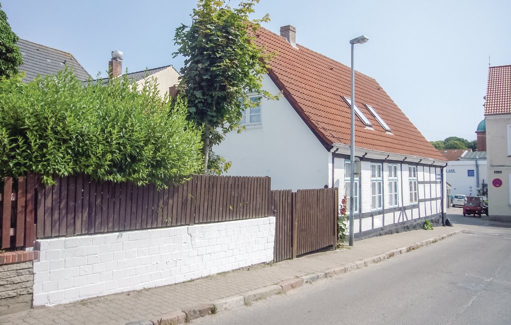 Dit mooie appartement in het centrum van Kappeln ligt op de eerste verdieping van een schilderachtig vakwerkhuis, dat een geregistreerd cultuurmonument van de stad is. Hier vind je alle ruimte voor je..