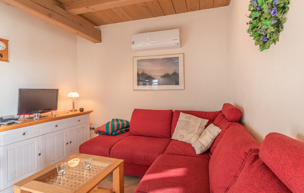 Charmantes Ferienhaus für eine kleine Familie in der Nähe des Wattenmeeres.

Im Inneren des Hauses erwartet Sie eine helle und moderne Einrichtung auf zwei Etagen. Im Erdgeschoss befinden sich der E..