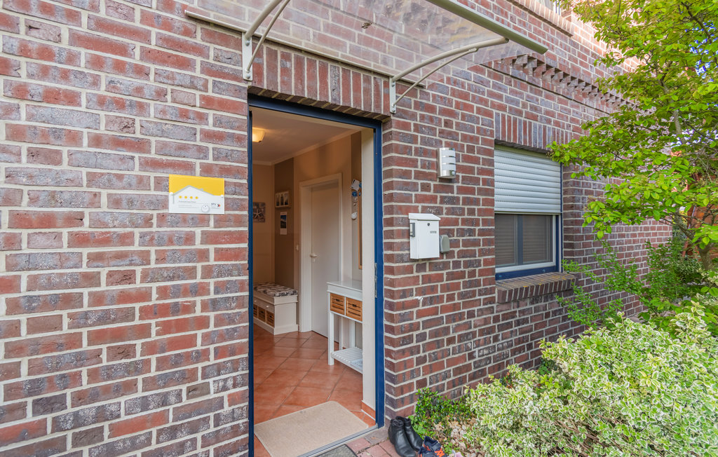 Gemütliche Ferienwohnung mit kleinem Kaminofen für romantische Momente.

Diese Komfort- Ferienwohnung befindet sich in einem ruhigen Wohngebiet im Süden der Insel Fehmarn und ca. 2 km vom bekannten..