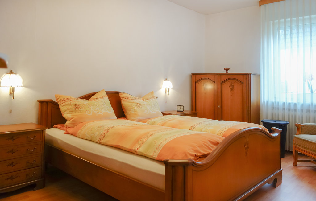 Gezellig en klassiek vakantiehuis met praktische faciliteiten.

Breng een fijne vakantie door in dit leeftijdsgeschikte vakantiehuis in Lage. Geniet van het charmante interieur, kook samen in de keuke..