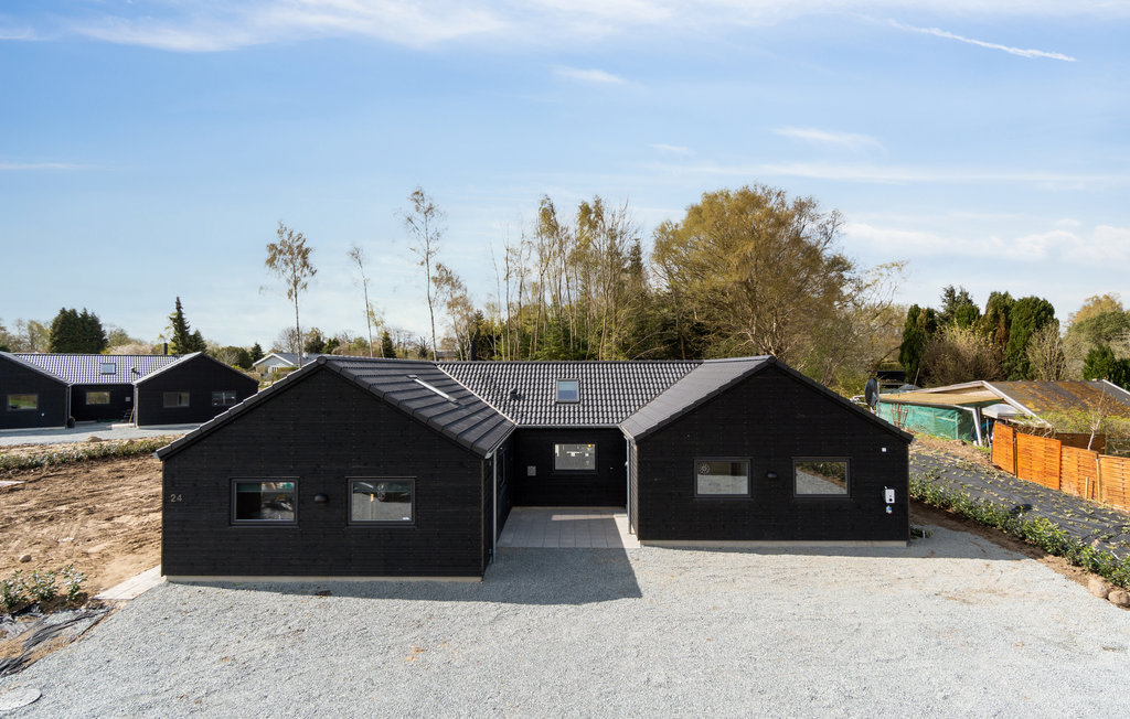 Feriehuse - Dronningmølle strand , Danmark - E02180 10