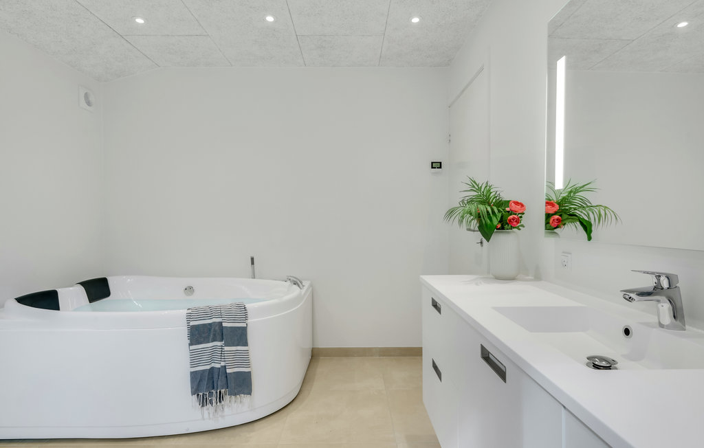 Semesterhus - Udsholt Strand , Danmark - E06763 30