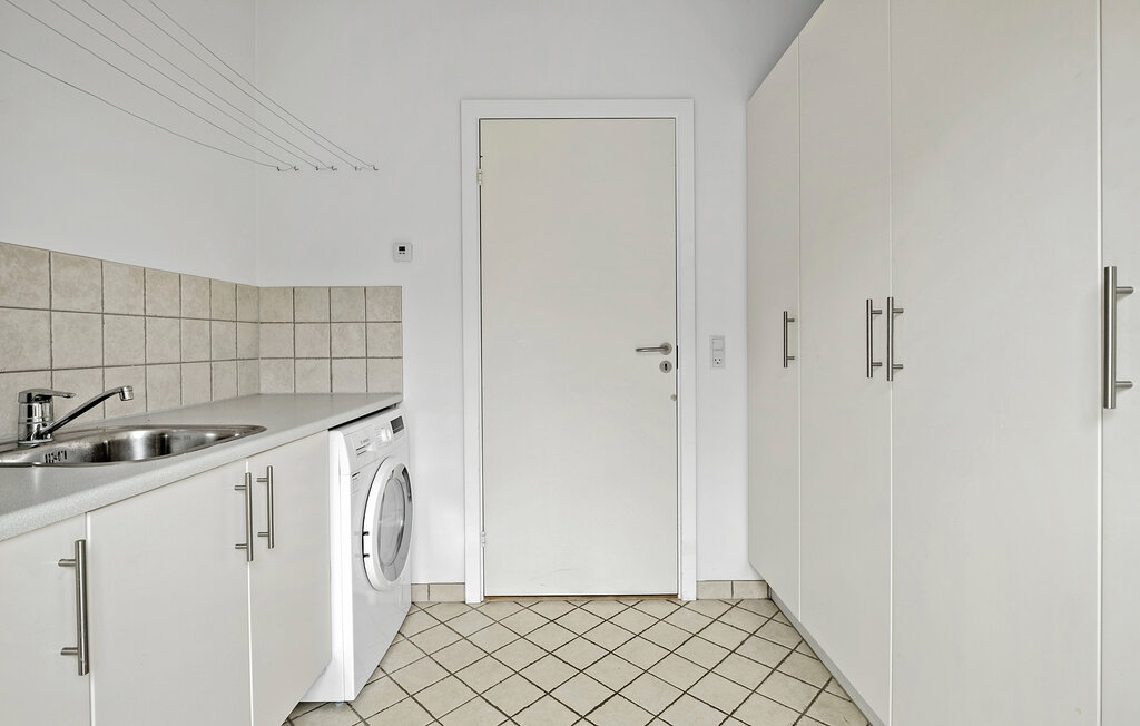 Semesterhus - Vejby Strand , Danmark - E09761 13