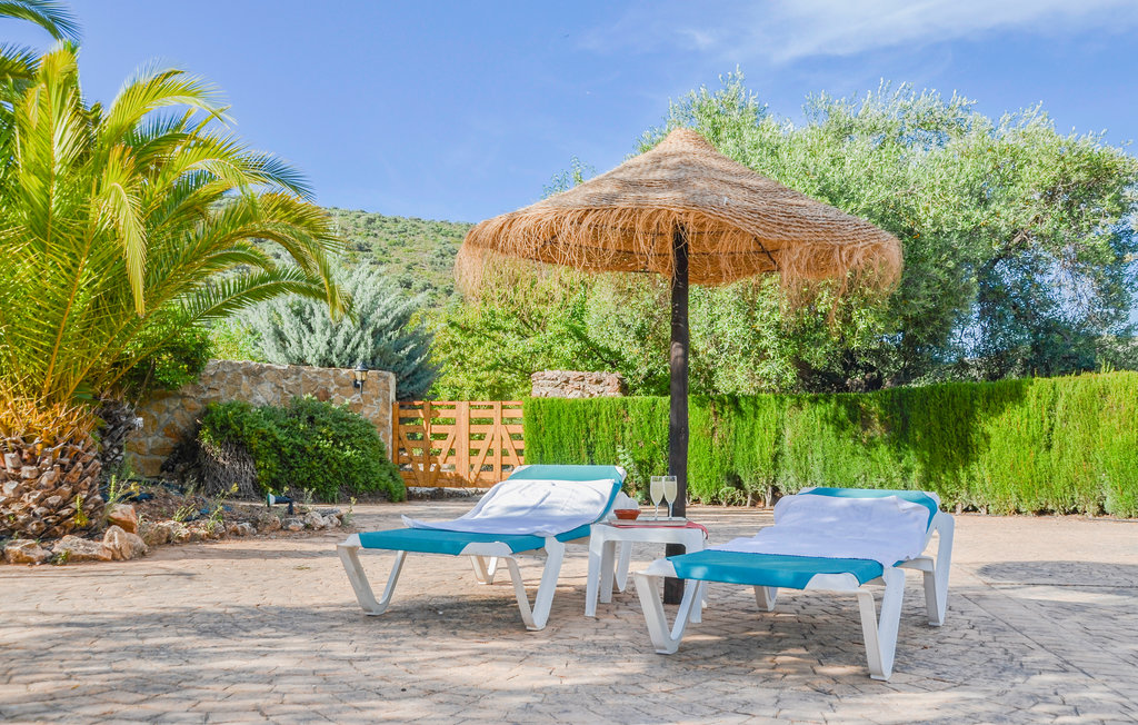 Charmantes Ferienhaus im Hinterland Andalusiens, mit Pool und Terrasse.

Dieses liebevoll eingerichtete Ferienhaus wird Ihnen besonders gefallen, denn hier können Sie sich im Innen- sowie Außenberei..