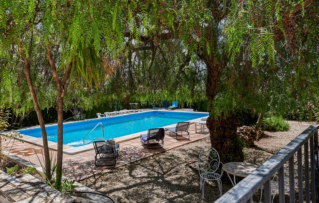 Ontspan met uw grote familie of groep vrienden in dit bijzondere vakantiehuis met privé zwembad.

Bent u op zoek naar een groot en uniek vakantiehuis op een rustige locatie in Zuid-Spanje? Uw wensen ..