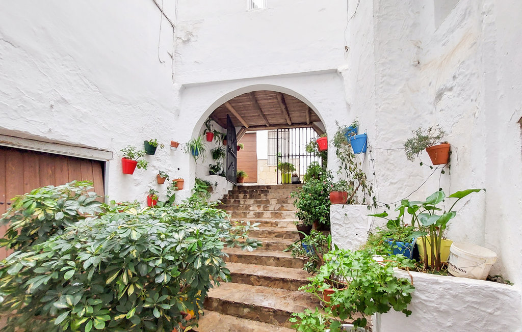 Träumen Sie von einem erholsamen Urlaub in einem charmanten, andalusischen Dorf?

In der Provinz von Cádiz begrüßt Sie in der Ortschaft El Gastor dieses historische, weiß-getünchte Ferienhaus. I..