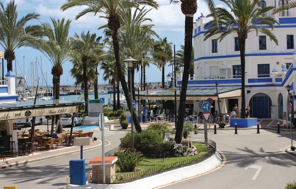 Ferieleilighet - Estepona , Spania - EAN682 17