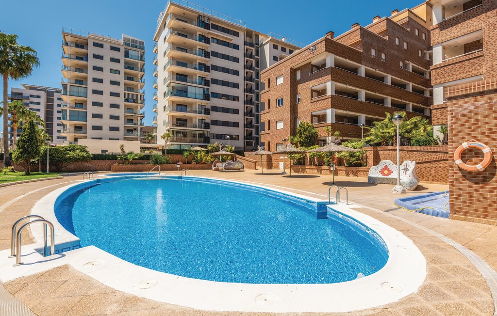 Verbringen Sie in dieser hellen Ferienwohnung mit Poolzugang eine sonnige Auszeit mit Ihren Liebsten.

Diese freundliche und gepflegte Erdgeschosswohnung liegt nur einen kurzen Spaziergang vom Sandstr..