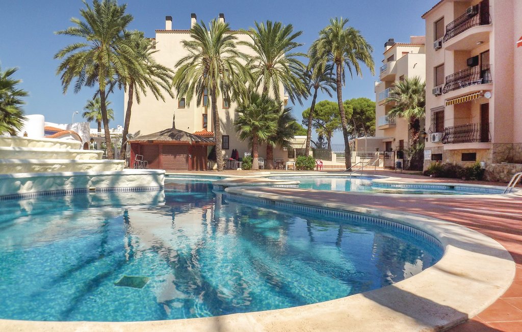 Dieses Studio ist mit allem ausgestattet was das Herz begehrt. Es liegt in einer Sackgasse und auf dem Balkon können Sie tagsüber die Sonne genießen. Die Poolanlage kann das ganze Jahr genutzt werd..