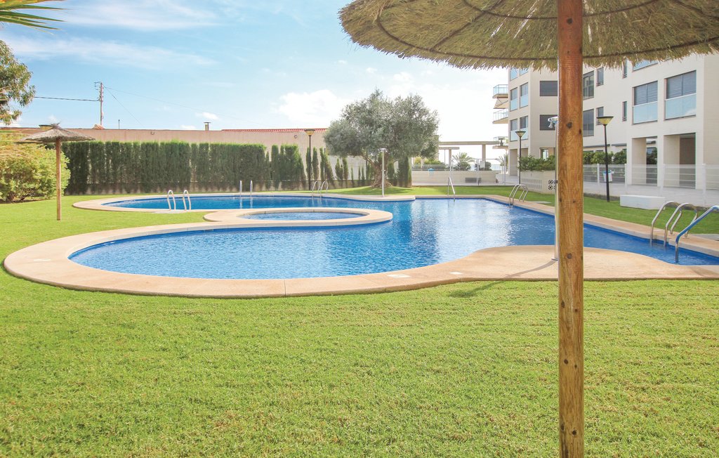 Diese schöne und elegante Ferienwohnung befindet sich in El Campello in der Wohnanlage „Muchavista Beach“ mit Gemeinschaftspool , nur einen Steinwurf vom Meer entfernt. Von der Wohnung aus haben ..